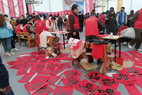 山東聊城市直書畫家協會開展「冬至送溫暖，社區有關愛」活動