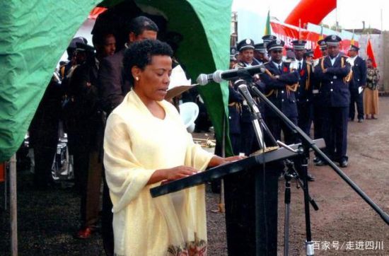 《當今奇人周興和》勵志小說連載之四十三 ● 野牛對獅子反擊