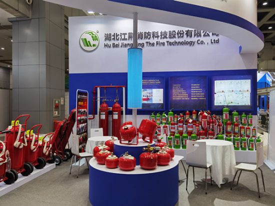 暑假放假了,「神獸」們開始鬧事,江荊消防為家長「支招」