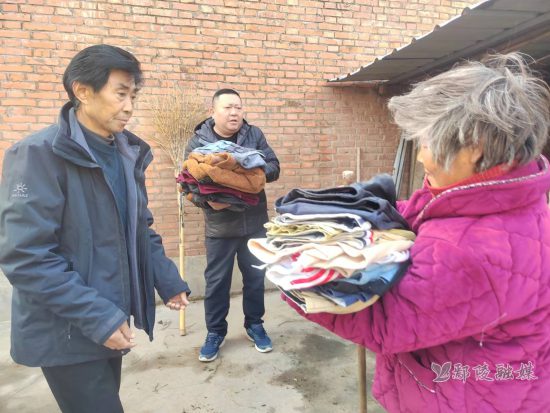 心繫貧困戶 捐贈做表率