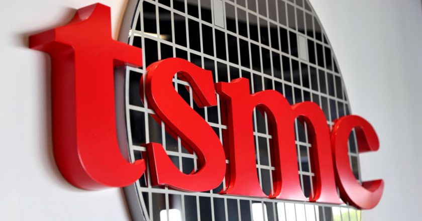 台積電股價周五再破紀錄，帶動台股一度暴漲650點