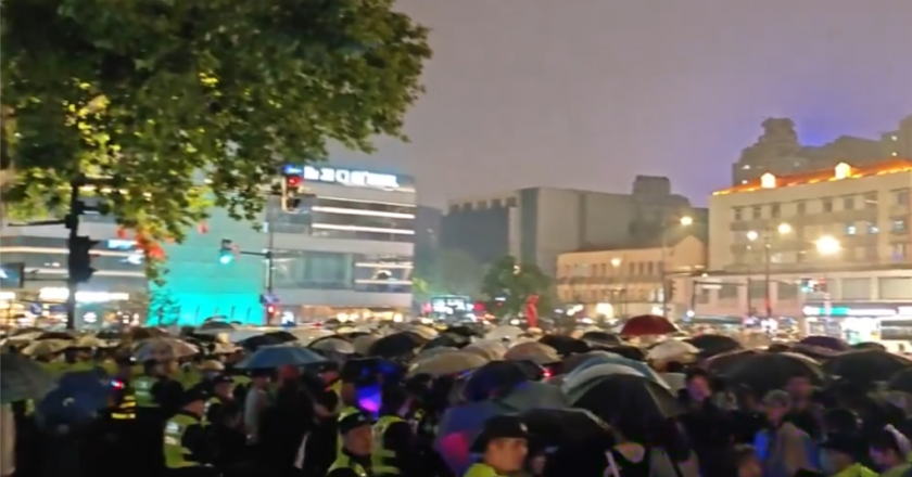 蒲黃榆說：上海萬聖節狂歡，中國政治的黑色荒誕