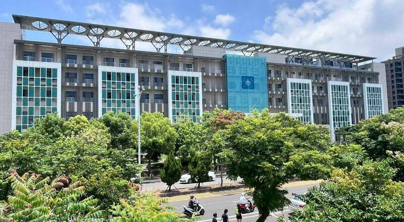 医师娘偷吃清洁工人夫 元配怒呼她2巴掌换来3月徒刑