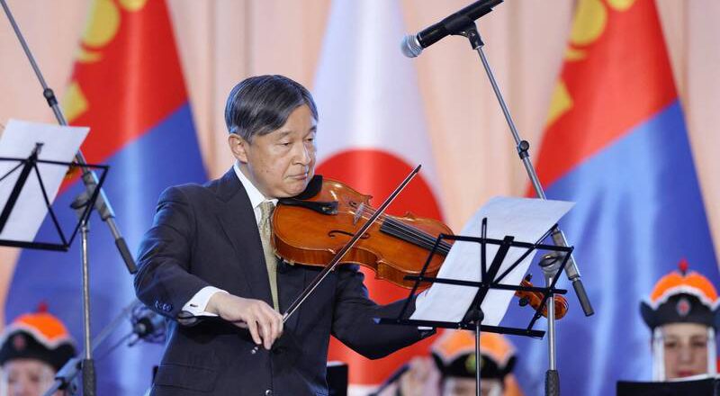超罕见！日本德仁天皇出访蒙古 公开演奏中提琴