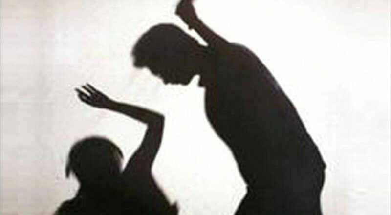 男童赖床不上学 妈妈拿棍子打屁股属于「教养惩戒权」无罪