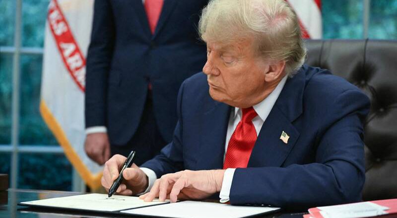 致函各国通知新关税 一文看懂川普对书信的情有独钟