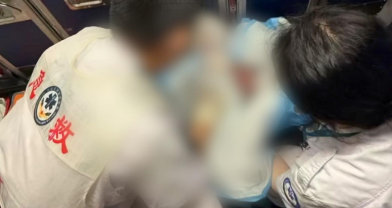 中國驚傳16歲少女在飛機上分娩 疑似還有梅毒