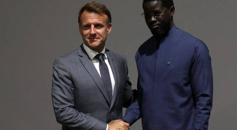 法国移交塞内加尔最大军事基地  结束65年军事驻扎