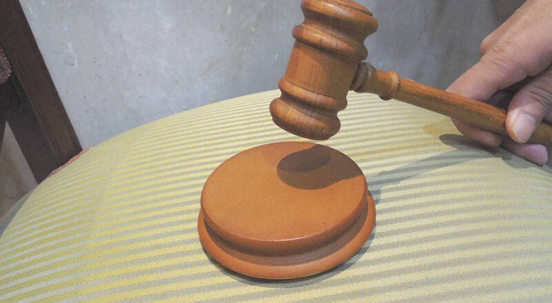 单亲孕妇车祸流产求偿41.8万 法院判违规驾驶赔1万8原因曝