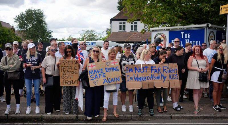 受庇护男涉性侵少女 英国逾千民众聚集要求赶走庇护者