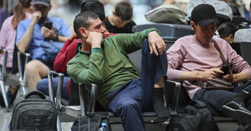 乌克兰派无人机袭俄罗斯 莫斯科主要机场陷混乱…成千上万乘客受困