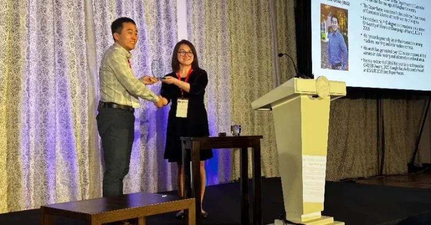 辞去美国终身教职   他回到清华