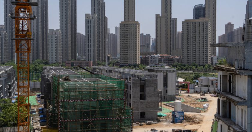 政治局喊“稳”，市场却高呼“救命”