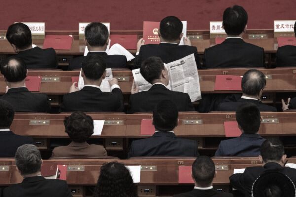 緊日子變苦日子，黨媒匆忙「滅火」