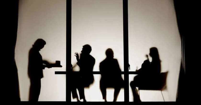 新娘以死抗婚,很多中國家庭還沒走出中世紀