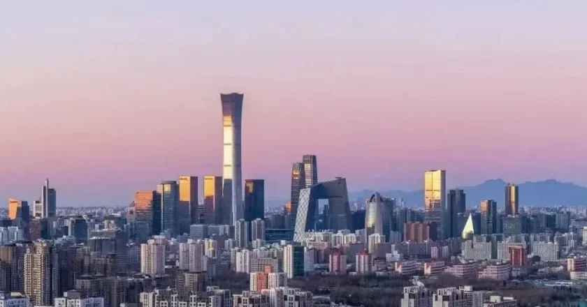 3000元，能买女大学生一个月