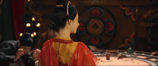 “富贵花”张俪颜值大赏：是天生丽质还是科技美人