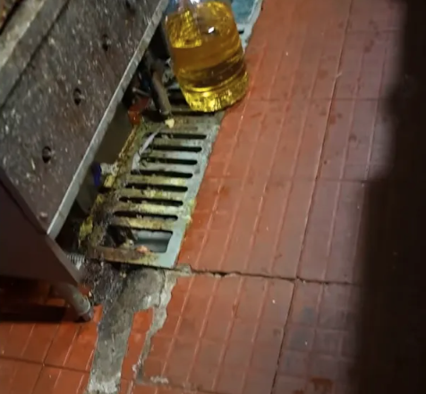 100元一碗的面馆后厨曝光，网友破防了…